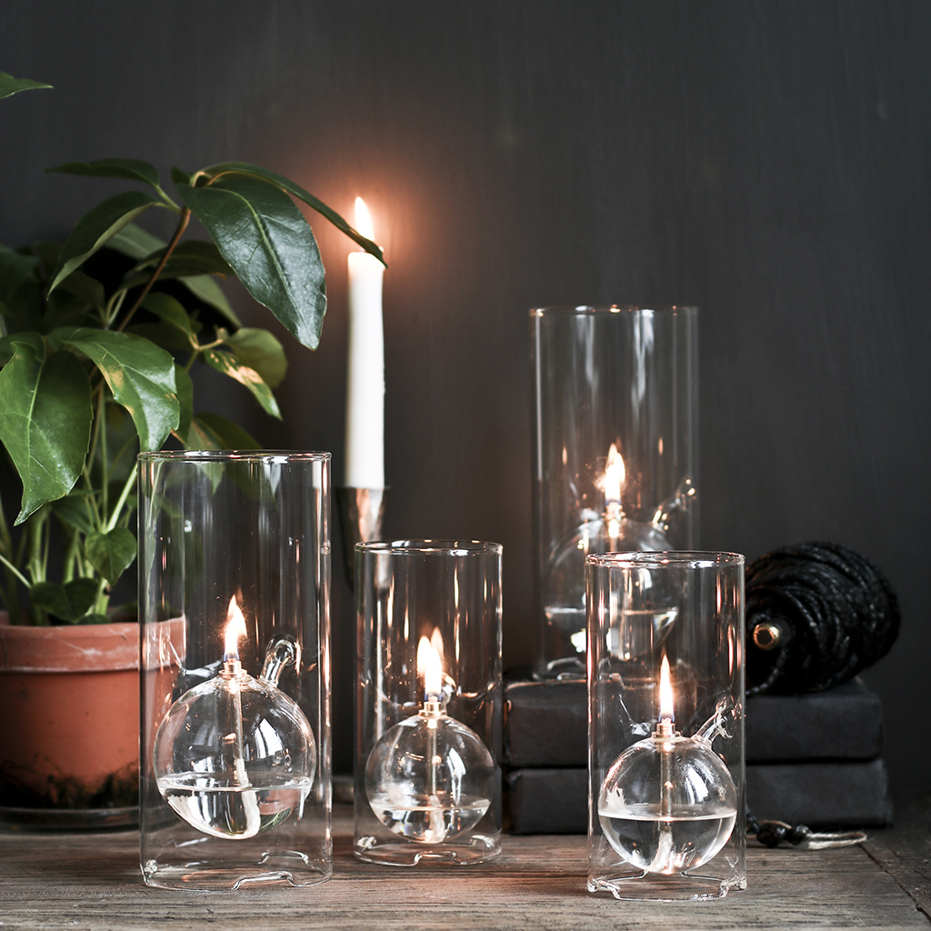 Dites-m'en plus Lampe à huile (deux tailles)