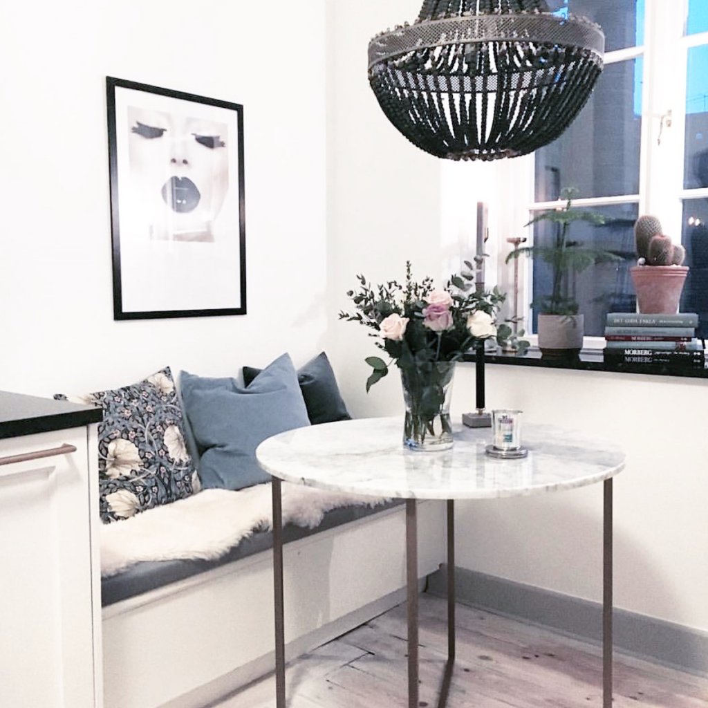 SALUTATIONS COLLECTION - TABLE RONDE EN MARBRE